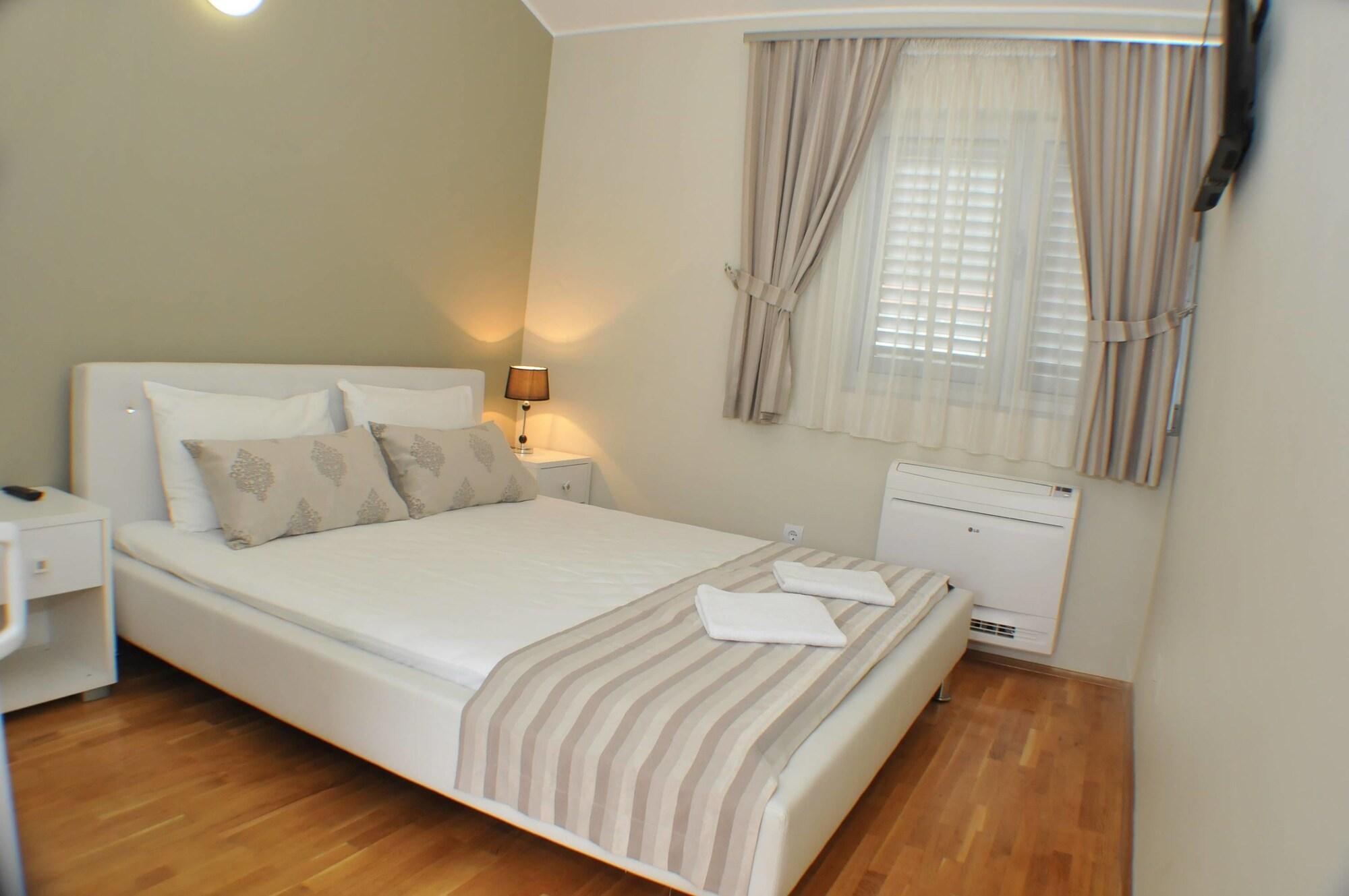 M-club Hotel