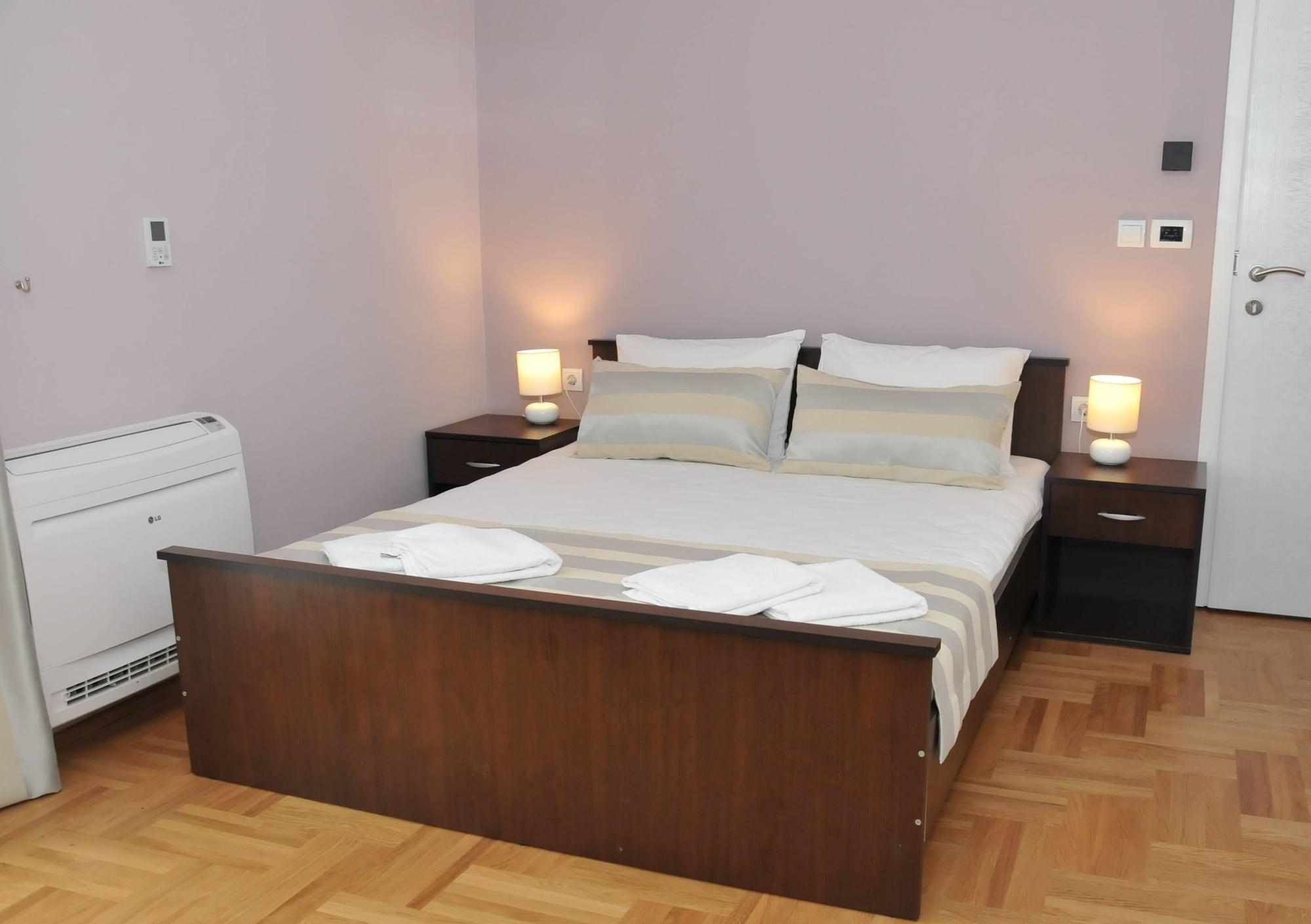 M-club Hotel