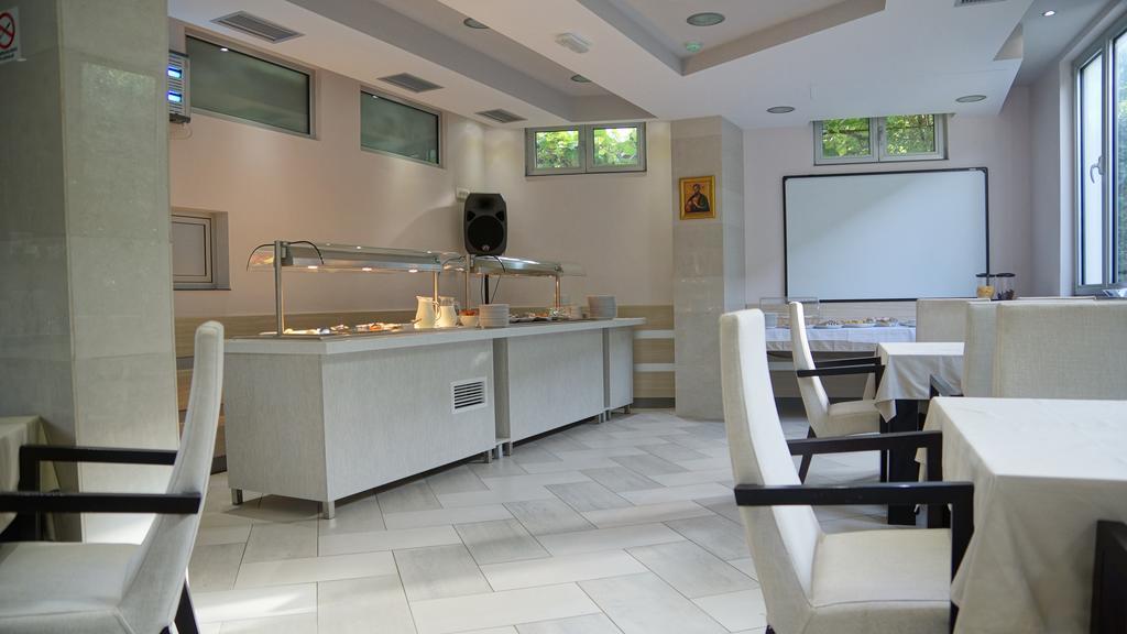 M-club Hotel 3*