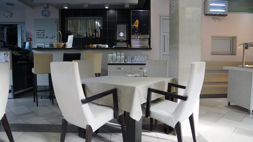 M-club Hotel 3*